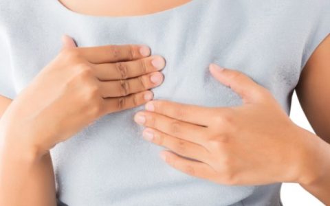 长期滋润的女性胸会变大吗？科学分析保养与变化的关系