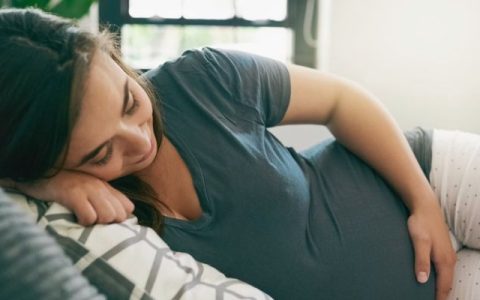 怀孕要补充什么营养品？孕期营养补充剂选择与女性️个体差异考量【怀孕补充什么水果比较好】