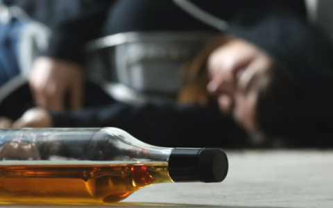 醉酒后身体会出现什么反应 要如何应对
