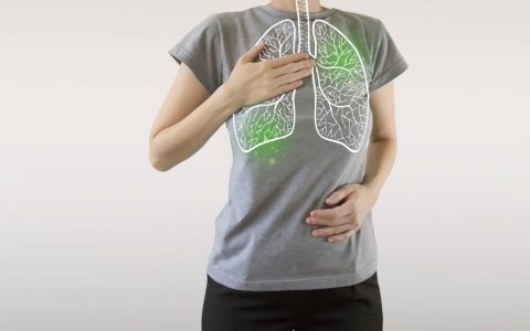 补肺最神奇的穴位！没事按一按，滋补肺气，助你远离秋冬咳嗽！
