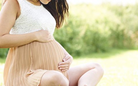 内衣乳头会掉出来是罩杯小了吗，内衣不合身到底怎么选才对