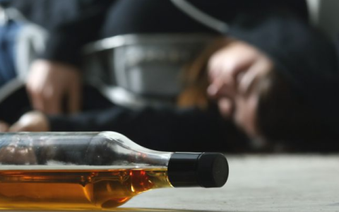 酒后难受怎么回事 推荐9个缓解的办法