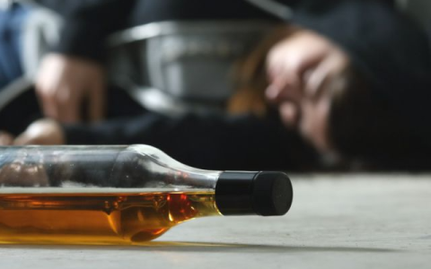 高血压病人到底能不能喝酒？警告：这4个危害你承担不起！
