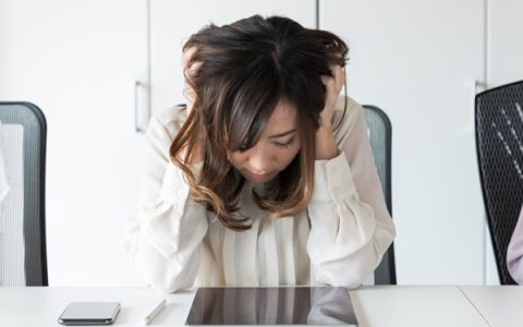 备孕必看：丰胸了还可以喂母乳吗？假体影响乳汁吗？【备孕中胸变大怎么回事】