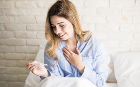 怀孕想吐和胃不舒服想吐有区别吗？孕吐与胃病鉴别要点【怀孕想吐胃不舒服能热敷】