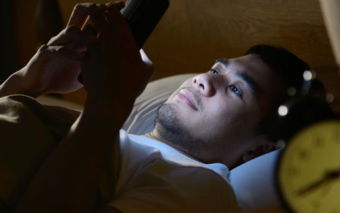 长期熬夜的人身体会发生什么变化？细数熬夜5大危害！