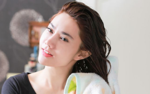 洗完头发后是自然干好 还是吹干好